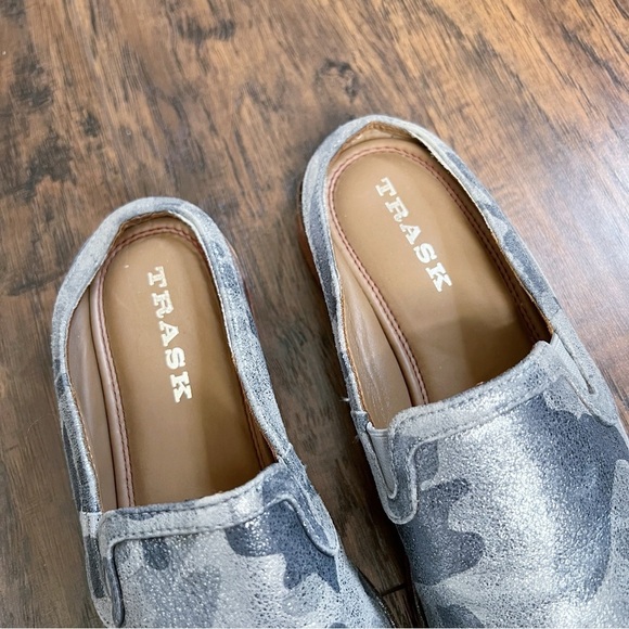 Trask • Ashley Pewter Camo Slide mule grey silver camouflage print leather - Picture 5 of 12